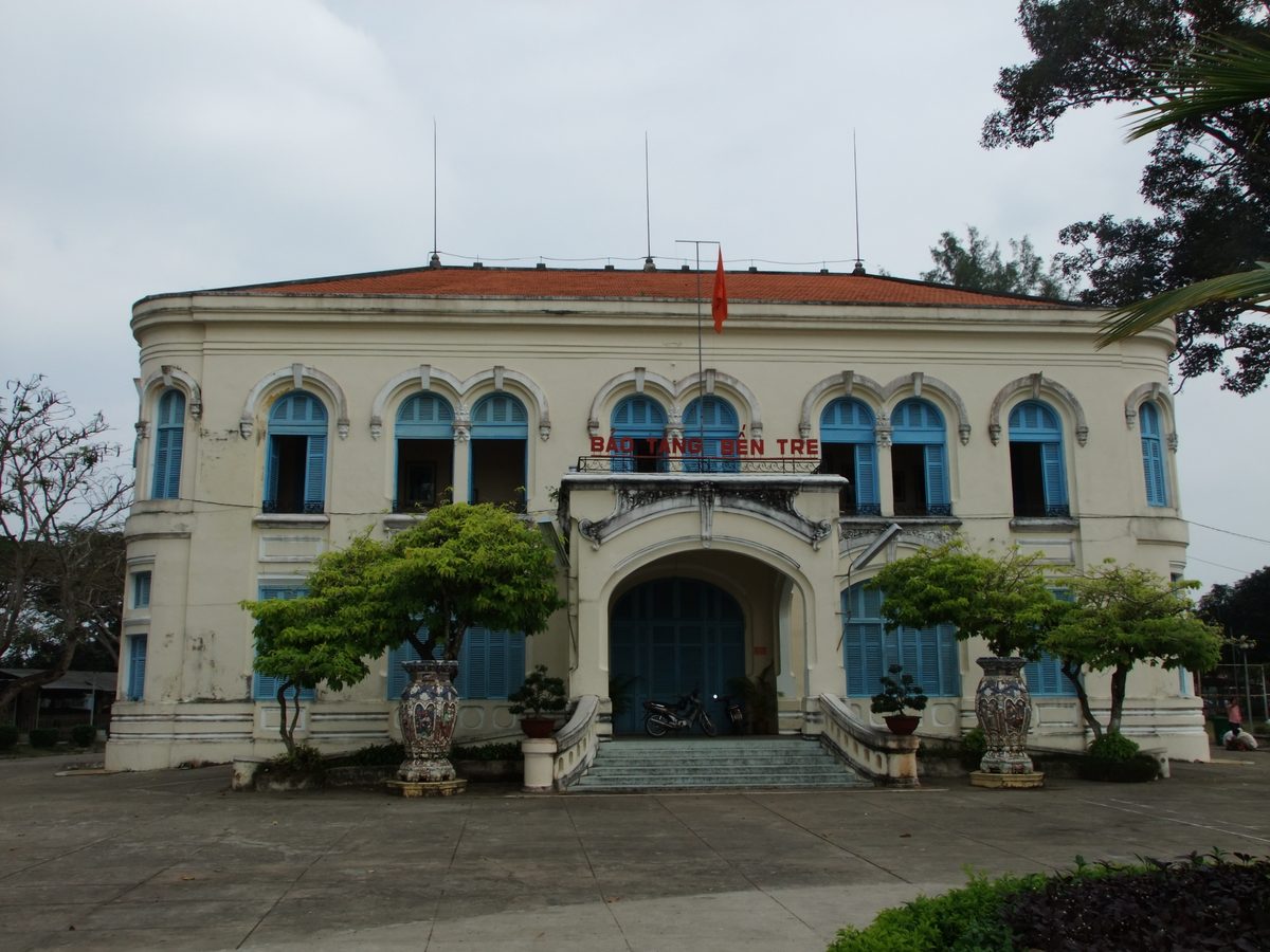 Bảo Tàng Bến Tre (Dinh Tỉnh Trưởng Cổ)