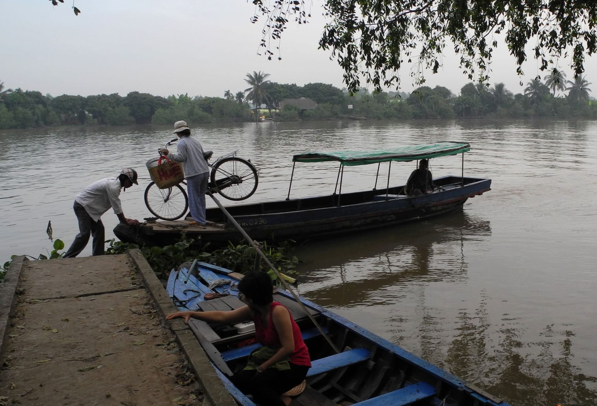 Công Viên Bến Phà Hàm Luông (Địa Điểm Lịch Sử Ký Ức)