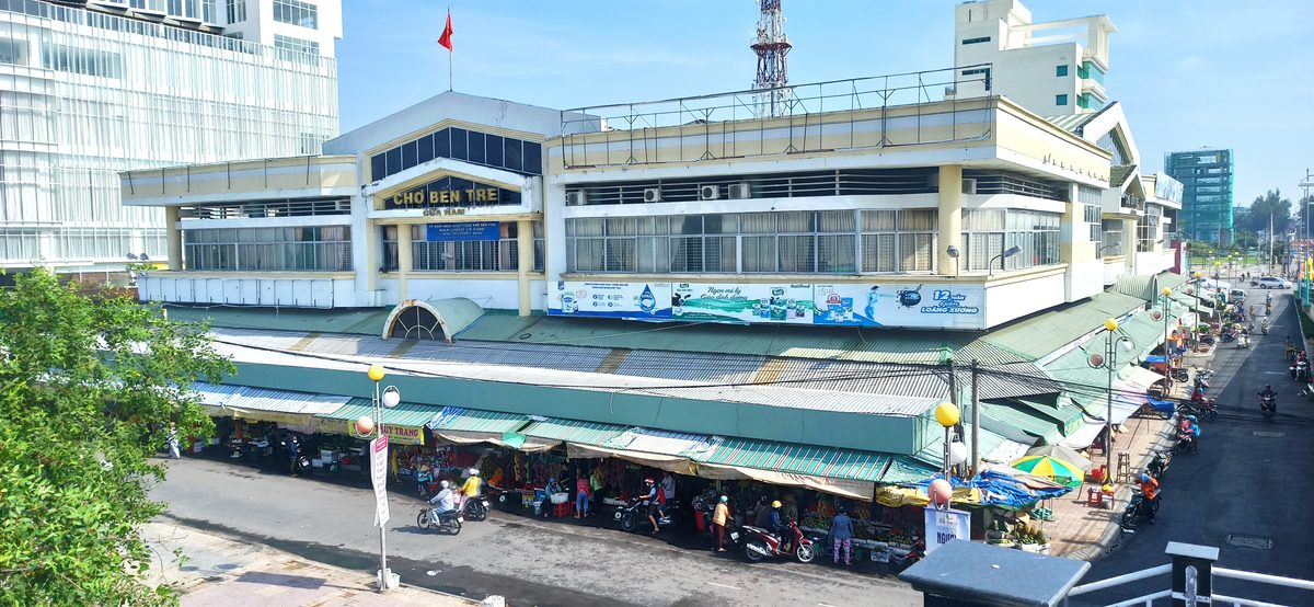 Chợ Đêm Bến Tre (Bờ Kè Sông Bến Tre)
