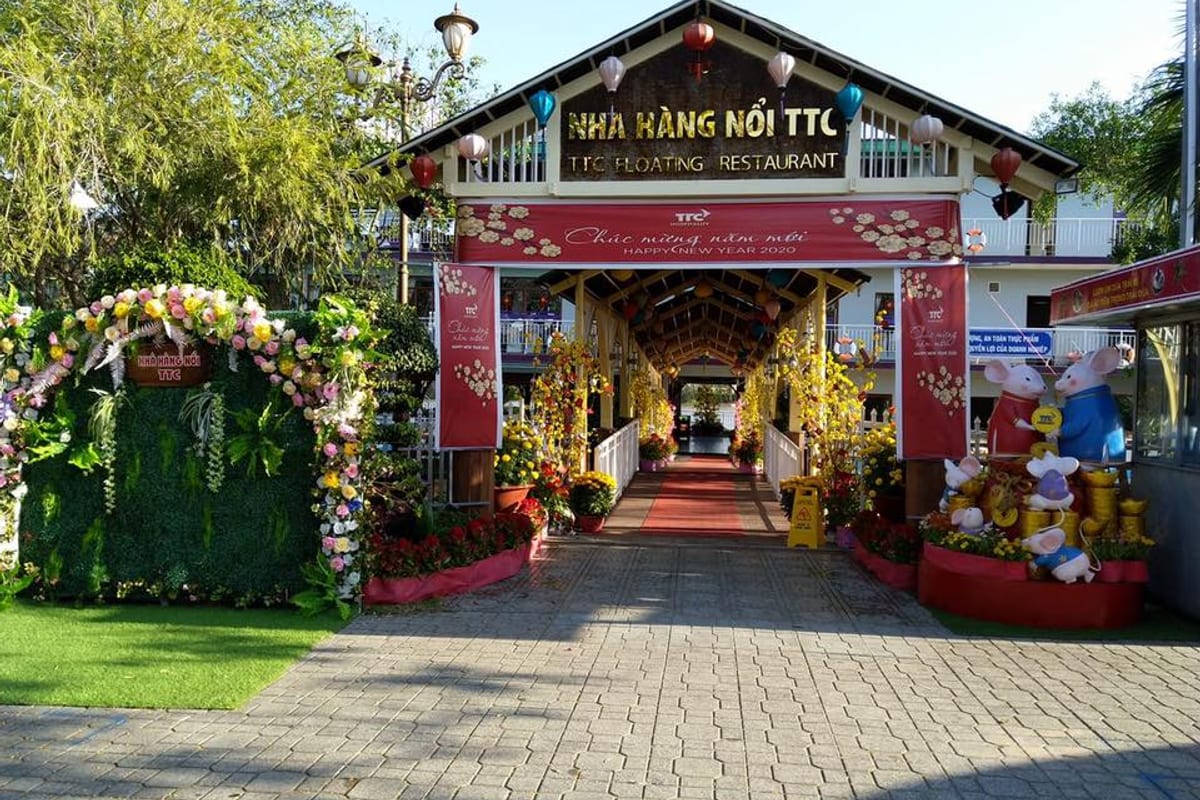 Nhà Hàng Nổi Bến Tre (Bến Hùng Vương)